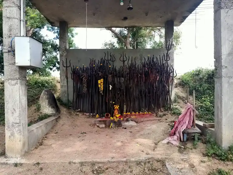 Arulmigu Pidariyamman Temple, Vellamputhur - 605758 அருள்மிகு பிடாரியம்மன், அய்யனார் திருக்கோயில், Vellamputhur - 605758, Viluppuram - Ancient Temple Architecture and History Image 7