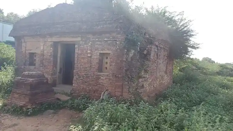 Arulmigu Pidariyar Temple, Gangaikondacholapuram, Ariyalur - 621901 Arulmigu Pidariyar Temple, Gangaikondacholapuram, Ariyalur - 621901, Ariyalur - Ancient Temple Architecture and History Image 2