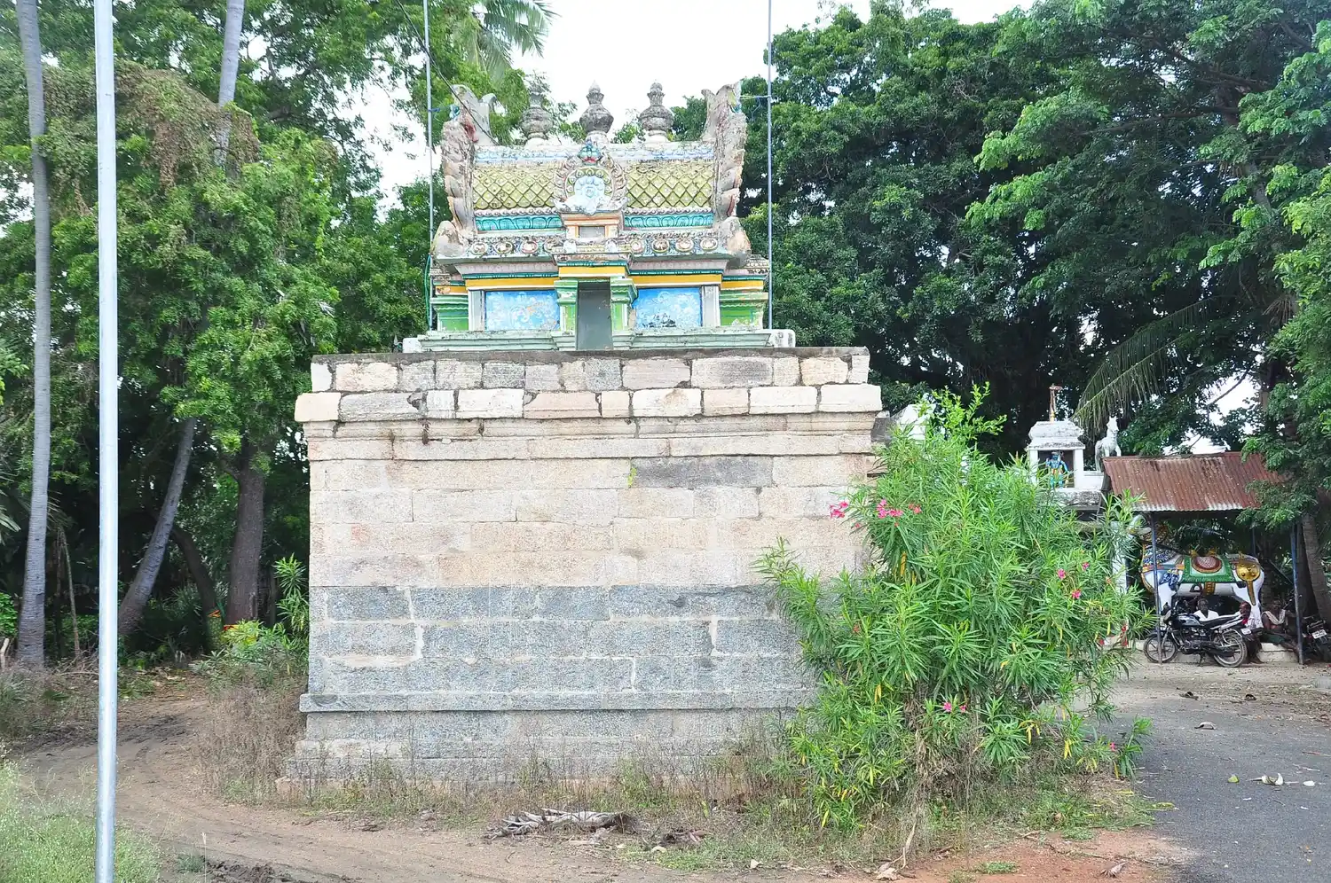 Arulmigu Pilaiyalamman Temple, Azhagiyamanavalam - 621005 Temple