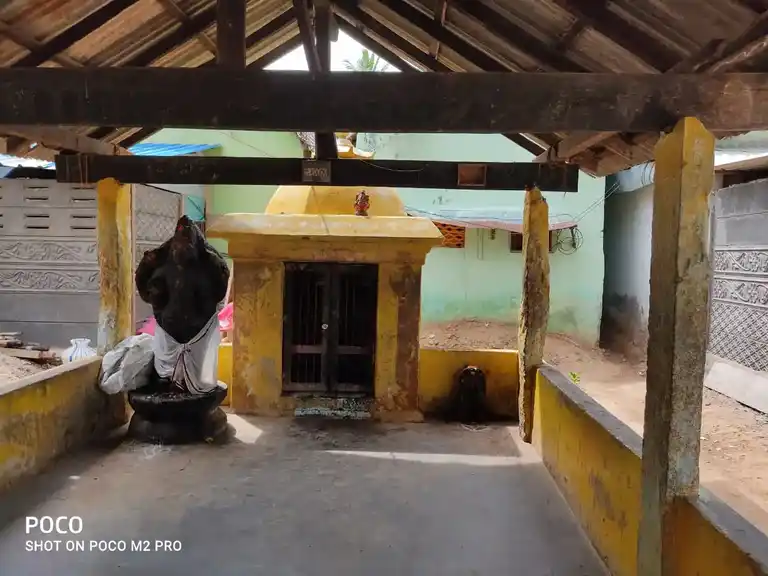 Arulmigu Pilaiyar Temple, Kudamurutti Padithurai, Onbathuveli, Thirukatupalli - 613104 அருள்மிகு பிள்ளையார் கோவில்., குடமுருட்டி படித்துறை, ஒன்பத்து வேலி, Thirukatupalli - 613104, Thanjavur - Ancient Temple Architecture and History Image 3