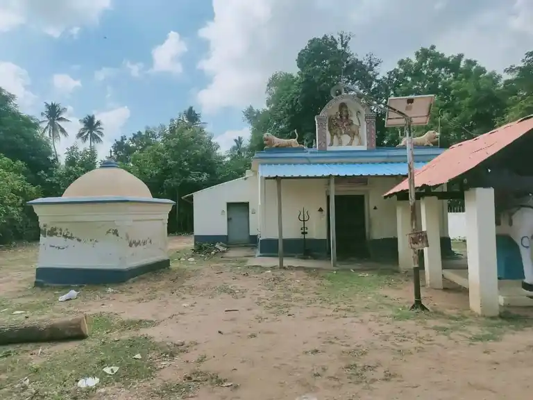 Arulmigu Pilikuthi Amman Temple, Kollidakarai, Alamelupuram Poondi - 613105 அருள்மிகு பிலிகுத்தி அம்மன் வகையறா திருக்கோயில், Kollidakarai, Alamelupuram Poondi - 613105, Thanjavur - Ancient Temple Architecture and History Image 4