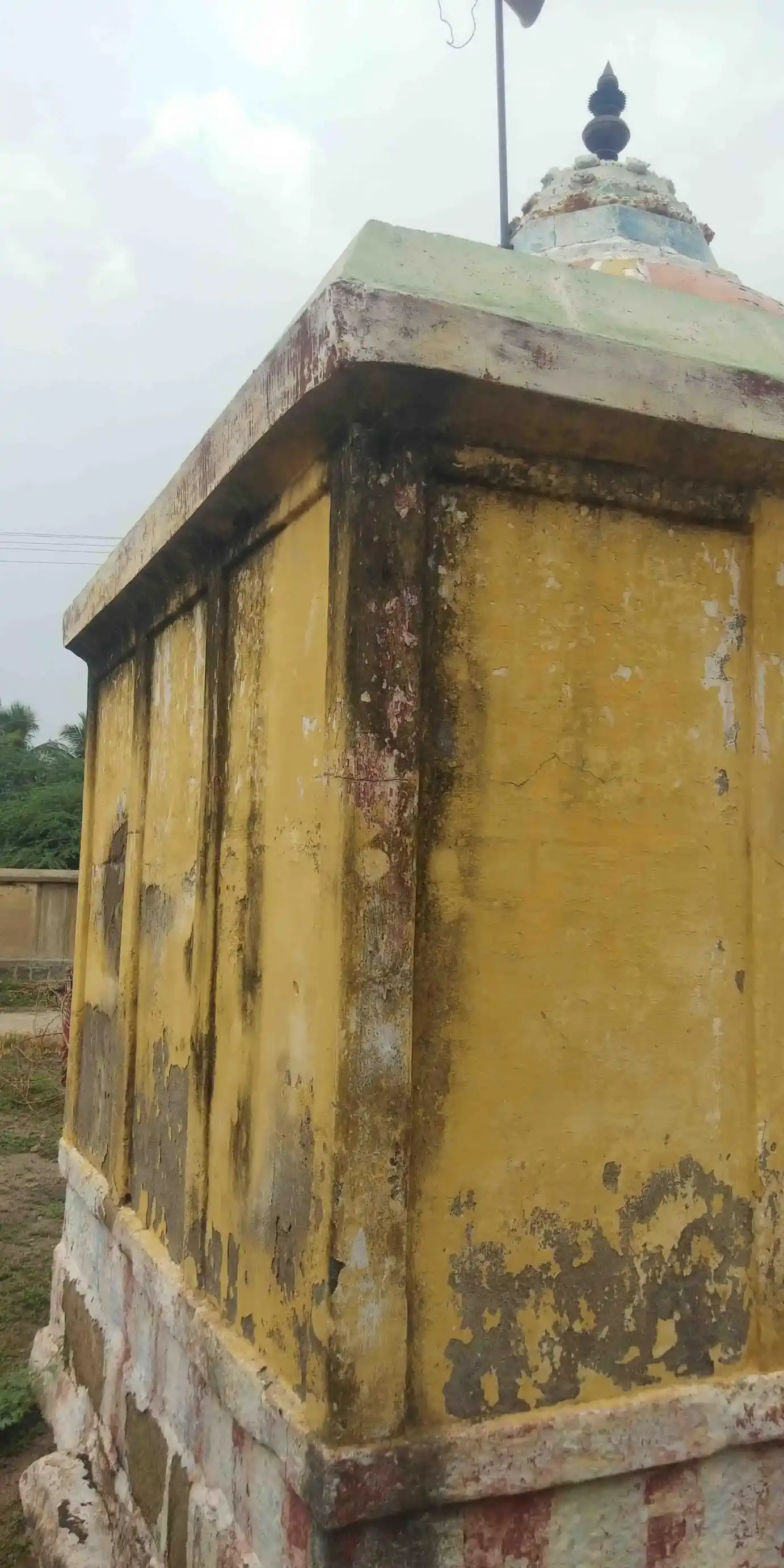 Arulmigu Pillaiyaar Veerathayi Amman Temple, Kuzhumani - 639103 Arulmigu Pillaiyaar Veerathayi Amman Temple, ஊராட்சி ஒன்றிய நடுநிலைப்பள்ளி குழுமணி, Kuzhumani - 639103, Thiruchirappalli - Ancient Temple Architecture and History Image 5