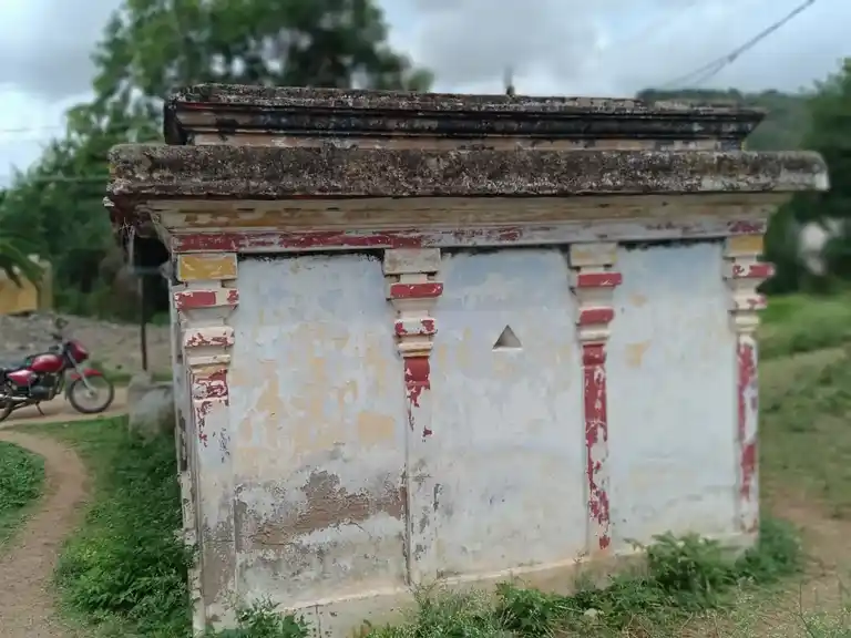 Arulmigu Pillaiyar Ammachar Vagaiyara Temple, Utchimalaikuppam - 606704 அருள்மிகு பிள்ளையார் அம்மச்சார் திருக்கோயில், Utchimalaikuppam - 606704, Tiruvannamalai - Ancient Temple Architecture and History Image 4