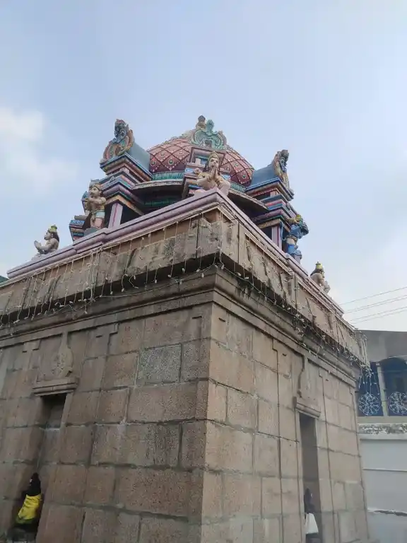 Arulmigu Pillaiyar And Anjaneyaswamy Temple, Alinjikuppam - 632602 அருள்மிகு ஆஞ்கநேயசுவாமி திருக்கோயில், அழிஞ்சிகுப்பம் - 632602, Vellore - Ancient Temple Architecture and History Image 5