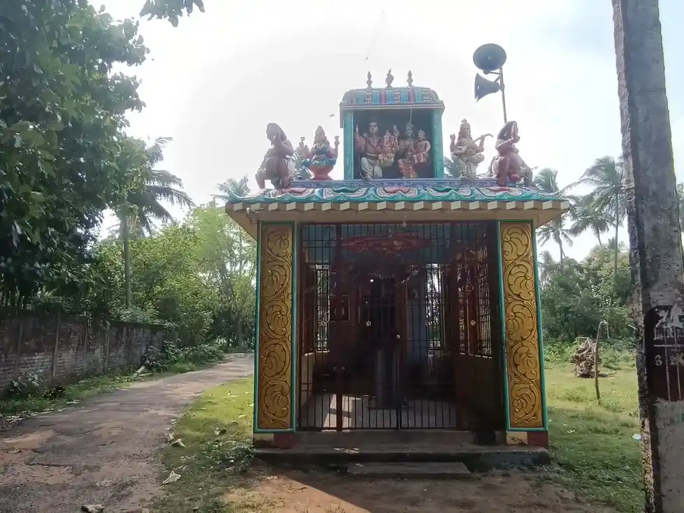 Arulmigu Pillaiyar Temple, Maadhanam - 609104 அருள்மிகு பிள்ளையார் திருக்கோயில், Sirkazhi - 609104, Mayiladuthurai - Ancient Temple Architecture and History Image 4