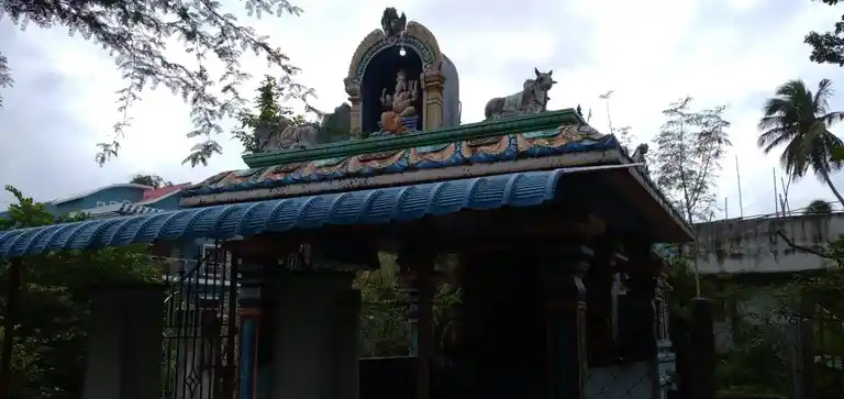 Arulmigu Pillaiyar Temple, Nadukandhangudi - 609608 Temple