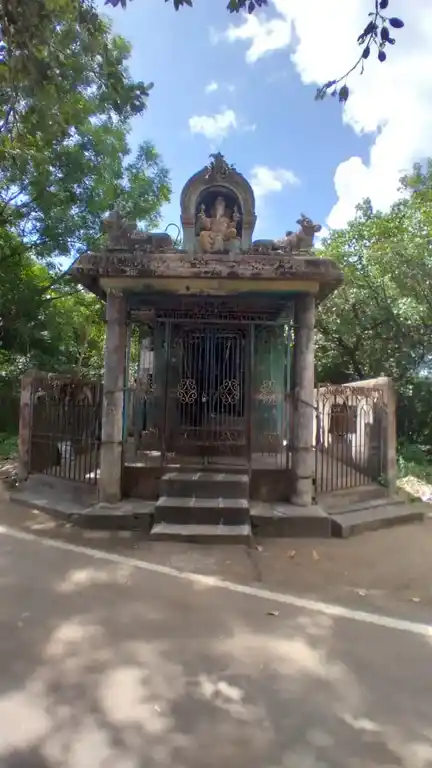 Arulmigu Pillaiyar Temple, Samuthinarkudi - 612605 அருள்மிகு பிள்ளையார் திருக்கோயில், Samuthinarkudi - 612605, Thanjavur - Ancient Temple Architecture and History Image 2