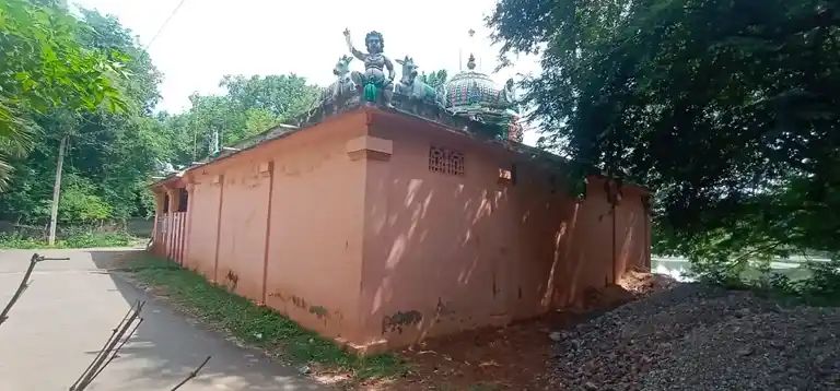 Arulmigu Pillaiyar Temple, Vadugakudi - 609503 அருள்மிகு பி¨ள்ளையார் திருக்கோயில், Vadugakudi - 609503, Thiruvarur - Ancient Temple Architecture and History Image 7