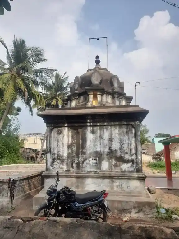 Arulmigu Pillaiyar Vagaiyara Temple, Pidarippattu - 605651 அருள்மிகு பிள்ளையார் வகையறா திருக்கோயில், Pidarippattu - 605651, Viluppuram - Ancient Temple Architecture and History Image 2