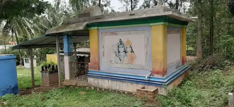 Arulmigu Pillayar And Basuvanna Swamy Temple, Anjehalli - 636813 அருள்மிகு பிள்ளையார் மற்றும் பசுவண்ணசாமி திருக்கோயில், அஞ்சேஹள்ளி - 636813, Dharmapuri - Ancient Temple Architecture and History Image 2