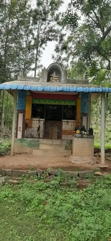 Arulmigu Pillayar And Basuvanna Swamy Temple, Anjehalli - 636813 அருள்மிகு பிள்ளையார் மற்றும் பசுவண்ணசாமி திருக்கோயில், அஞ்சேஹள்ளி - 636813, Dharmapuri - Ancient Temple Architecture and History Image 3