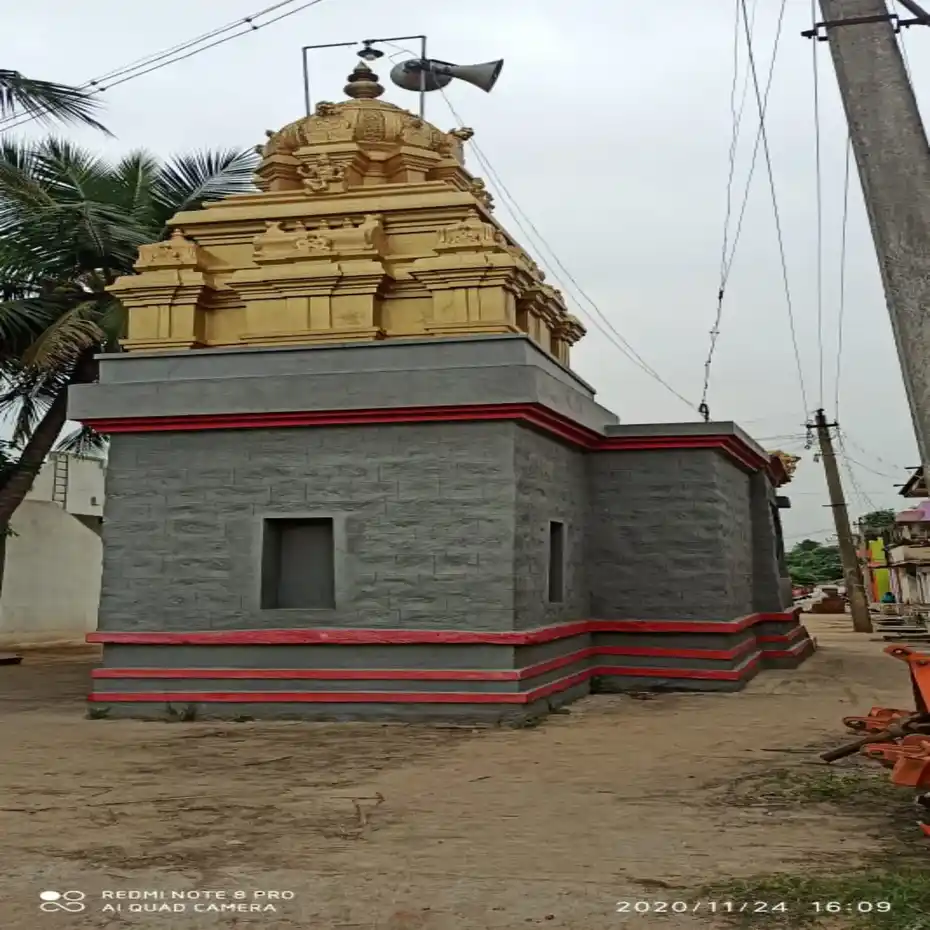 Arulmigu Pillayar And Ponniyamman Temple, Arumparithi - 632204 அருள்மிகு பிள்ளையார் மற்றும் பொன்னியம்மன் திருக்கோயில், அரும்பருதி - 632204, Vellore - Ancient Temple Architecture and History Image 2