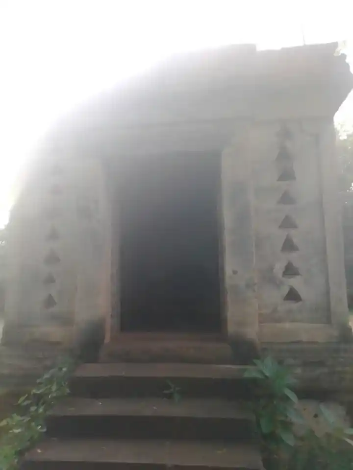 Arulmigu Pillayar Iyyanar Temple, Sathipattu - 607106 அருள்மிகு அய்யனார் திருக்கோயில், பண்ருட்டி - 607106, Cuddalore - Ancient Temple Architecture and History Image 4