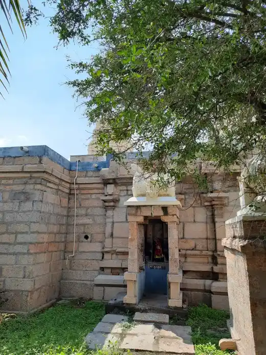 Arulmigu Piragatheeswarar (E) Temples, Peruvalanallur - 621712 அருள்மிகு பிரகதீஸ்வரர் திருக்கோயில், Peruvalanallur - 621712, Thiruchirappalli - Ancient Temple Architecture and History Image 4