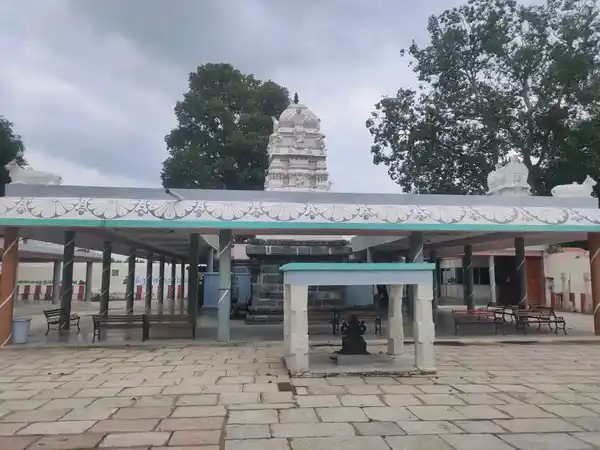 Arulmigu Pirakalanayagi And Magileshwarar Temple, Perunthalaiyur, Perunthalaiyur - 638315 அருள்மிகு &nbspபிரகாலநாயகி &nbspமற்றும் &nbspமகிழீஸ்வரர் &nbspகோயில் &nbsp;, பெருந்தலையூர், பெருந்தலையூர் - 638315, Erode - Ancient Temple Architecture and History Image 3
