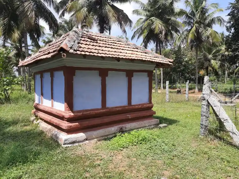 Arulmigu Piraliamman Temple, Marchanayakanpalayam - 642104 அருள்மிகு பிரளியம்மன் திருக்கோயில், Marchanayakanpalayam - 642104, Coimbatore - Ancient Temple Architecture and History Image 4