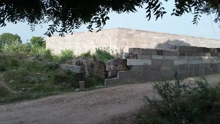 Arulmigu Pirammapurieswarar Temple, Brammadesam - 605652 அருள்மிகு பிரம்மபுரீஸ்வரர் திருக்கோயில், பிரம்மதேசம் - 605652, Viluppuram - Ancient Temple Architecture and History Image 4