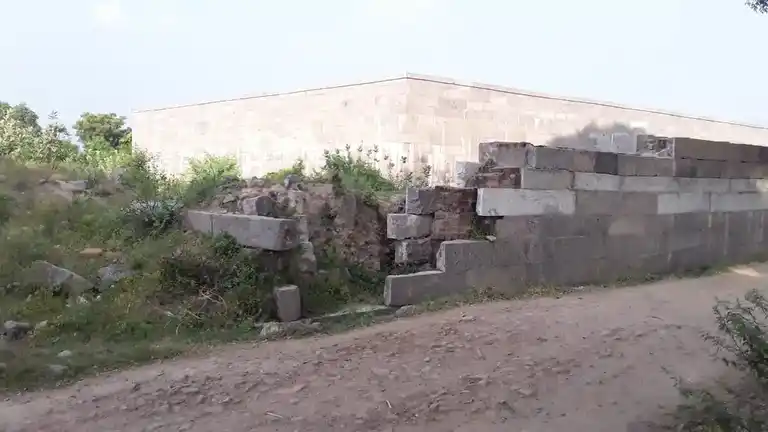 Arulmigu Pirammapurieswarar Temple, Brammadesam - 605652 அருள்மிகு பிரம்மபுரீஸ்வரர் திருக்கோயில், பிரம்மதேசம் - 605652, Viluppuram - Ancient Temple Architecture and History Image 5