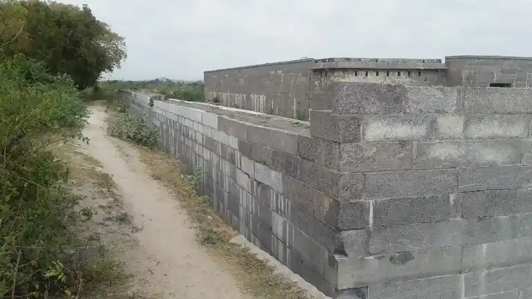 Arulmigu Pirammapurieswarar Temple, Brammadesam - 605652 அருள்மிகு பிரம்மபுரீஸ்வரர் திருக்கோயில், பிரம்மதேசம் - 605652, Viluppuram - Ancient Temple Architecture and History Image 7