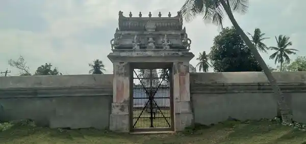 Arulmigu Pirammapuriswarar Temple, Thiruvalansuzhi - 610203 அருள்மிகு பிரம்மபுரீஸ்வரர் திருக்கோயில், திருவலன்சுழி - 610203, Thiruvarur - Ancient Temple Architecture and History Image 4