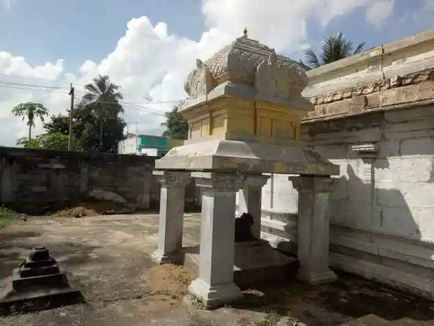 Arulmigu Pirathikengeeswarar Vagaiyara Temple, Neyyadupakkam - 603107 அருள்மிகு பிரதிகெங்கீஸ்வரர் வகையறா திருக்கோயில், நெய்யாடுபாக்கம் - 603107, Kancheepuram - Ancient Temple Architecture and History Image 2