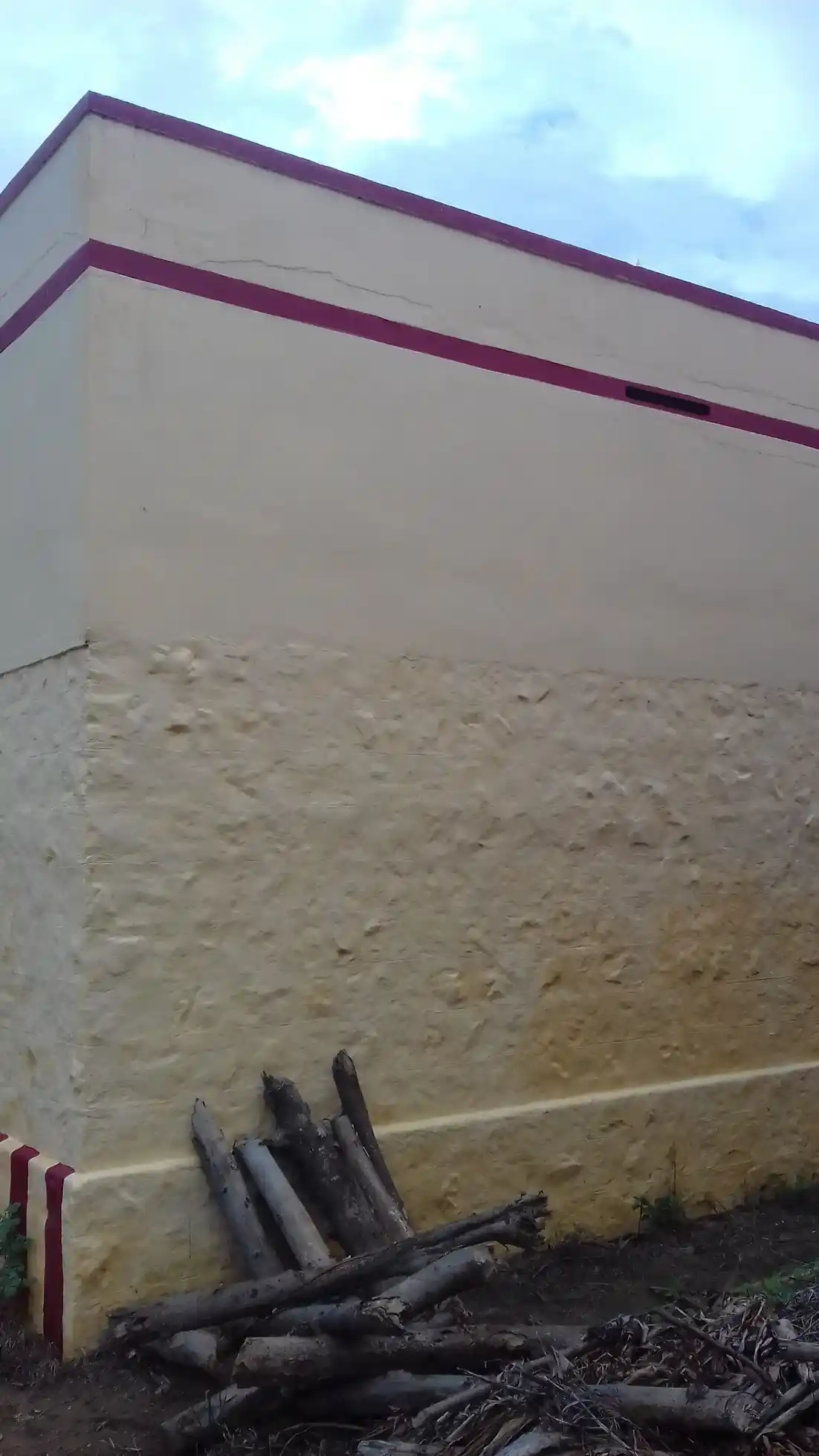 Arulmigu Piraveeranaswamy Temple, Middle Of The Village, Veerasigamani - 627863 அருள்மிகு பிரவீணசாமி திருக்கோயில், Middle Of The Village, Veerasigamani - 627863, Tenkasi - Ancient Temple Architecture and History Image 4