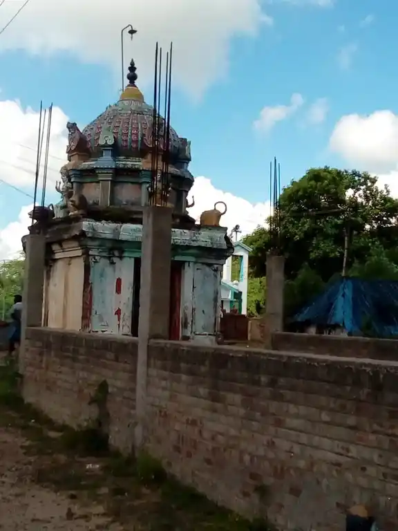 Arulmigu Pireyanayagi Amman And Angalamman Temple, Yaduthukati Sathanur, Yaduthukatisathanur - 609304 Arulmigu Pireyanayagi Amman And Angalamman Temple, Yaduthukati Sathanur, எடுத்துக்கட்டி சாத்தனுர் - 609304, Mayiladuthurai - Ancient Temple Architecture and History Image 5