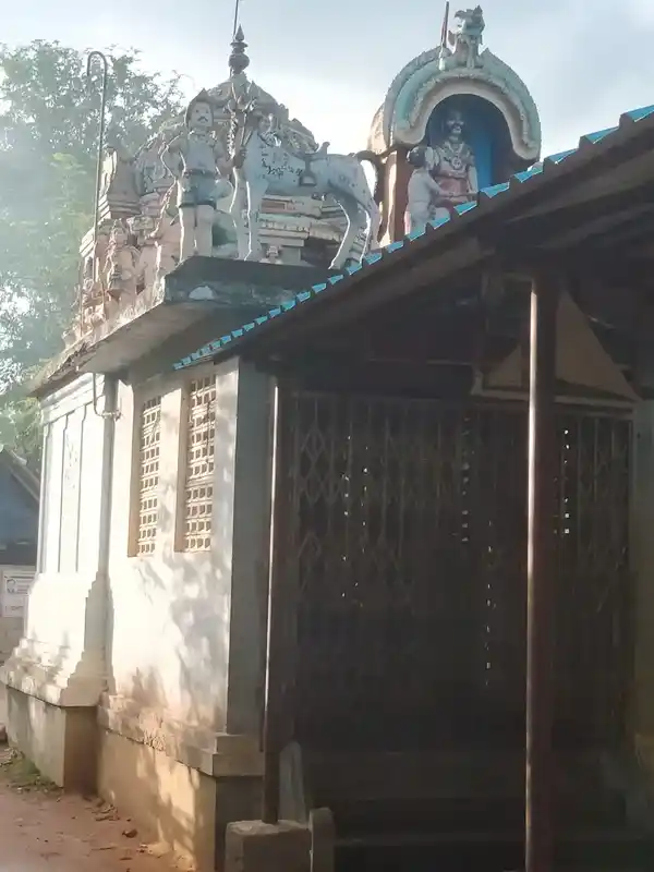 Arulmigu Pitchiayyan And Munnadiyan Temple, Vandayar Iruppu, Orathanad - 614019 Arulmigu Pitchiayyan and Munnadiyan Temple, வான்டயார் இருப்பு, ஒரத்தனாடு - 614019, Thanjavur - Ancient Temple Architecture and History Image 2