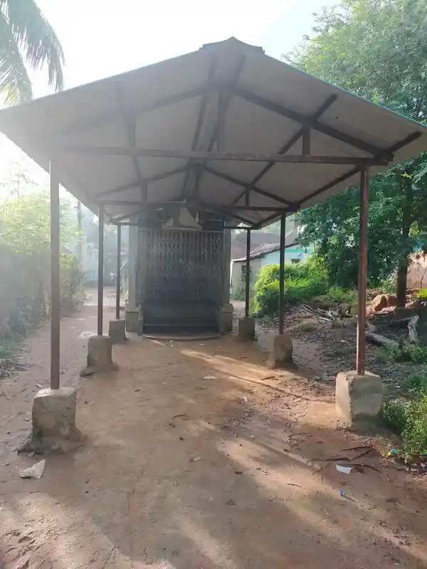Arulmigu Pitchiayyan And Munnadiyan Temple, Vandayar Iruppu, Orathanad - 614019 Arulmigu Pitchiayyan and Munnadiyan Temple, வான்டயார் இருப்பு, ஒரத்தனாடு - 614019, Thanjavur - Ancient Temple Architecture and History Image 3