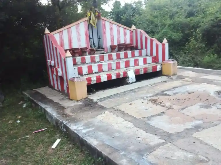 Arulmigu Pithavur Ayyanar Temple, Sempoothi - 622401 அருள்மிகு பிதாவூர் அய்யனார் திருக்கோயில், Sempoothi - 622401, Pudukkottai - Ancient Temple Architecture and History Image 5