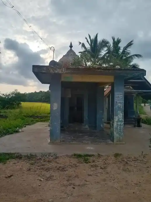 Arulmigu Poiyamozhili Vinayagar Temple, Erumputhalai - 613504