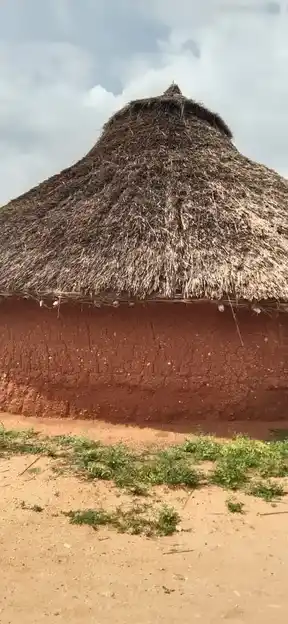 Arulmigu Pommasamy Malaikovil Temple, Poolampatty - 639002 அருள்மிகு பொம்மசாமி மாலைக்கோயில், பூலாம்பட்டி, கடவூர், கரூர். கோயில், Poolampatty - 639002, Karur - Ancient Temple Architecture and History Image 2