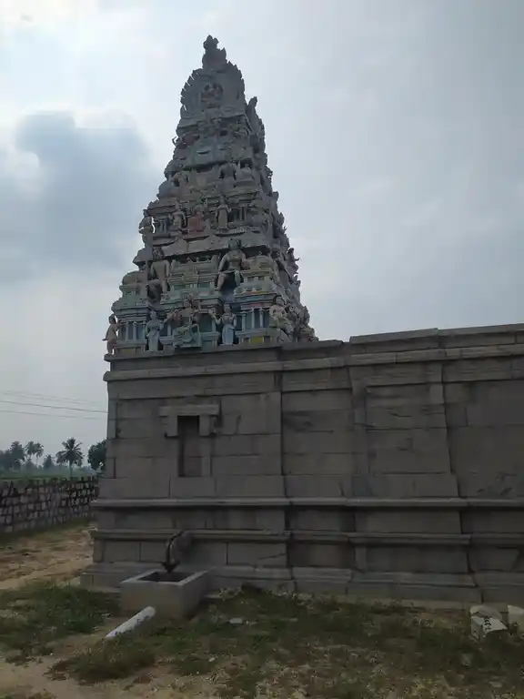 Arulmigu Ponkaliyamman, Mariyamman Temple, Elanthakuttai - 638008 அருள்மிகுபொன்காளியம்மன்மற்றும்மாரியம்மன் திருக்கோயில், Elanthakuttai - 638008, Namakkal - Ancient Temple Architecture and History Image 2