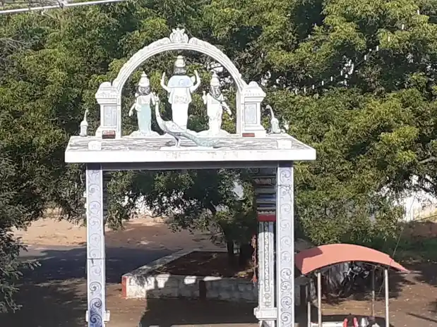 Arulmigu Ponmalaikumarasamy Temple, Kulavilakku - 638104 அருள்மிகு பொன்மலைகுமாரசாமி திருக்கோயில், குலவிளக்கு - 638104, Erode - Ancient Temple Architecture and History Image 2