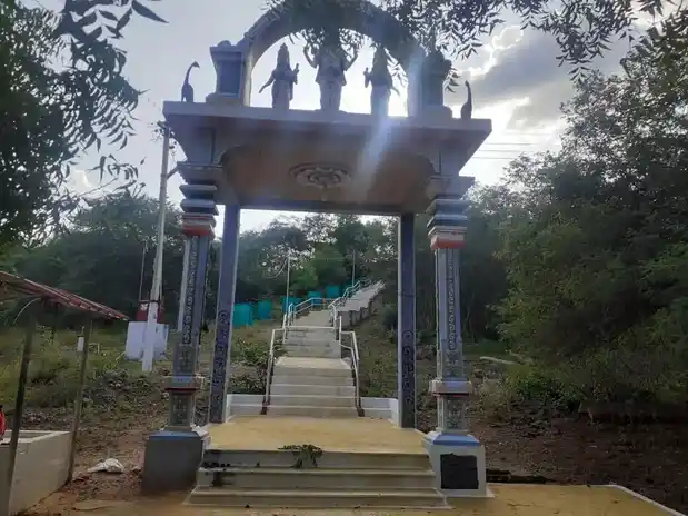 Arulmigu Ponmalaikumarasamy Temple, Kulavilakku - 638104 அருள்மிகு பொன்மலைகுமாரசாமி திருக்கோயில், குலவிளக்கு - 638104, Erode - Ancient Temple Architecture and History Image 4