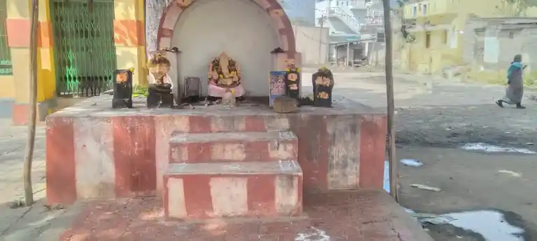 Arulmigu Ponmandhurai Vinayagar Temple, Sinthalagundu - 624002 Arulmigu Ponmandhurai Vinayagar Temple, Sinthalagundu - 624002, Dindigul - Ancient Temple Architecture and History Image 3