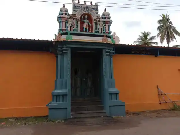 Arulmigu Ponmuthu Karuppanaswamy Temple, Murugur - 621008 அருள்மிகு பொன்முத்துகருப்பன்னசாமி திருக்கோயில், Murugur - 621008, Thiruchirappalli - Ancient Temple Architecture and History Image 3