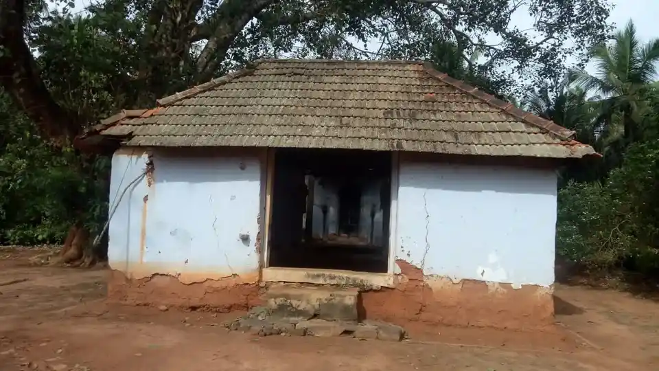 Arulmigu Ponnampala Pillaiyar Temple, Poochivazhagam - 629701 அருள்மிகு பொன்னம்பல பிள்ளையார் திருக்கோயில், Poochivazhagam - 629701, Kanyakumari - Ancient Temple Architecture and History Image 2