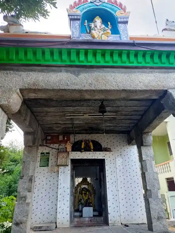 Arulmigu Ponnan Ganapathi Temple, Karigiri - 632106 அருள்மிகு பொன்னன் கணபதி திருக்கோயில், கரிகிரி - 632106, Vellore - Ancient Temple Architecture and History Image 2