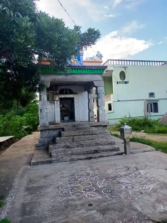Arulmigu Ponnan Ganapathi Temple, Karigiri - 632106 அருள்மிகு பொன்னன் கணபதி திருக்கோயில், கரிகிரி - 632106, Vellore - Ancient Temple Architecture and History Image 3