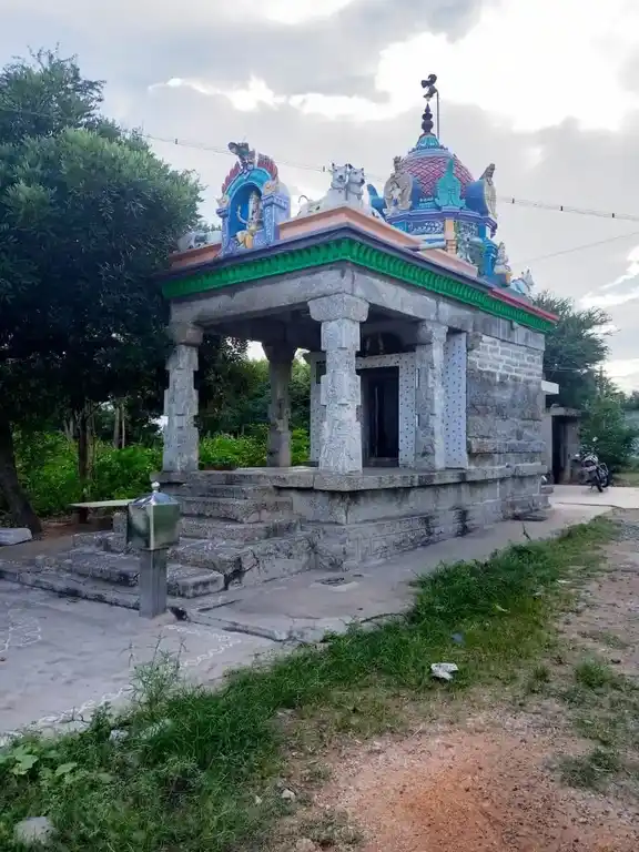 Arulmigu Ponnan Ganapathi Temple, Karigiri - 632106 அருள்மிகு பொன்னன் கணபதி திருக்கோயில், கரிகிரி - 632106, Vellore - Ancient Temple Architecture and History Image 4