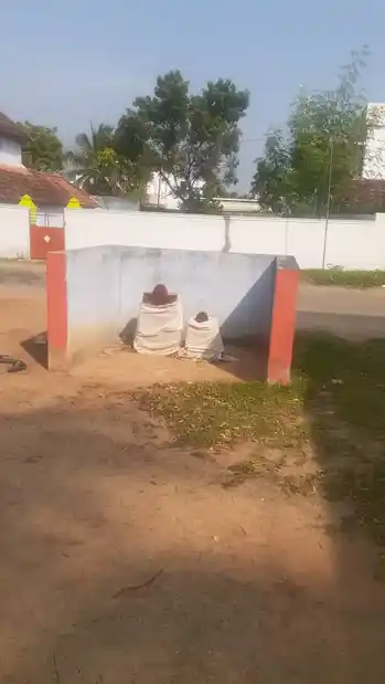 Arulmigu Ponnayiramudiya Kandan Sastha Temple, Kulasekarapuram, Mylaadi - 629403 அருள்மிகு பொன்னாயிரமுடைய கண்டன் சாஸ்தா திருக்கோயில், Kulasekarapuram, Mylaadi - 629403, Kanyakumari - Ancient Temple Architecture and History Image 2