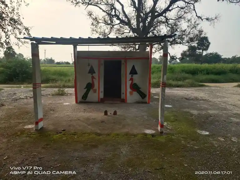 Arulmigu Ponniamma Temple, Baiyanapalli - 635108 Arulmigu Ponniamma Temple, Baiyanapalli - 635108, Krishnagiri - Ancient Temple Architecture and History Image 2