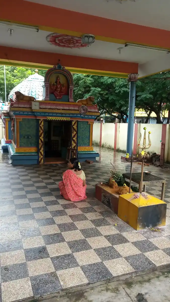 Arulmigu Ponniamman and Valleswarar Temple, Urur, Chennai - 600020 அருள்மிகு பொன்னியம்மன் மாரியம்மன் மற்றும் ஸ்ரீ வள்ளீஸ்வரர் தேவஸ்தானம், ஊரூர், சென்னை - 600020, Chennai - Ancient Temple Architecture and History Image 2