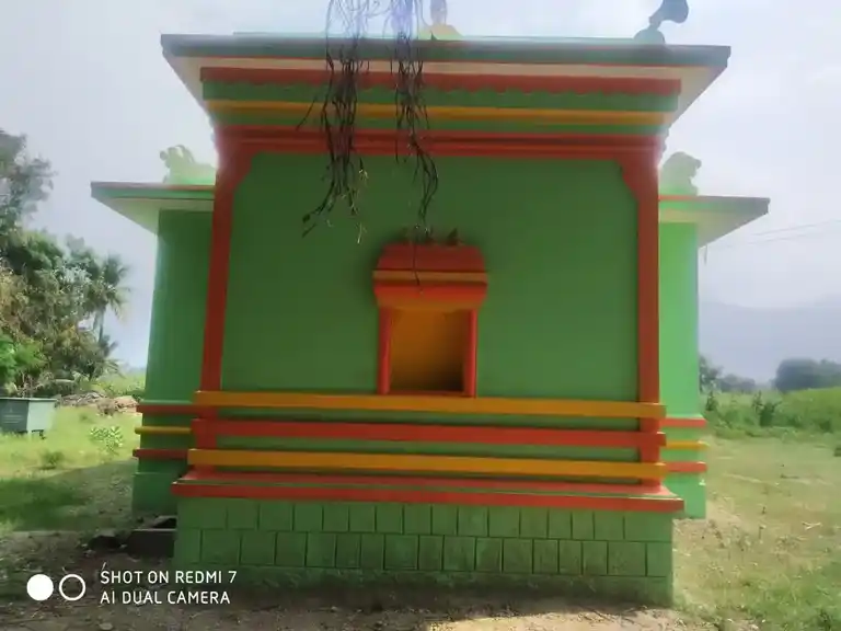 Arulmigu Ponniamman Mariamman Temple, Mukkalnaickenahalli - 636704 அருள்மிகு பொன்னியம்மன், மாரியம்மன் திருக்கோயில், Mukkalnaickenahalli - 636704, Dharmapuri - Ancient Temple Architecture and History Image 7