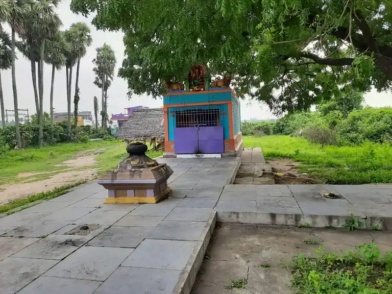 Arulmigu Ponniamman Temple, End Of The Village, Perungavoor - 601204 அருள்மிகு பொன்னியம்மன் திருக்கோயில், End Of The Village, Perungavoor - 601204, Tiruvallur - Ancient Temple Architecture and History Image 2