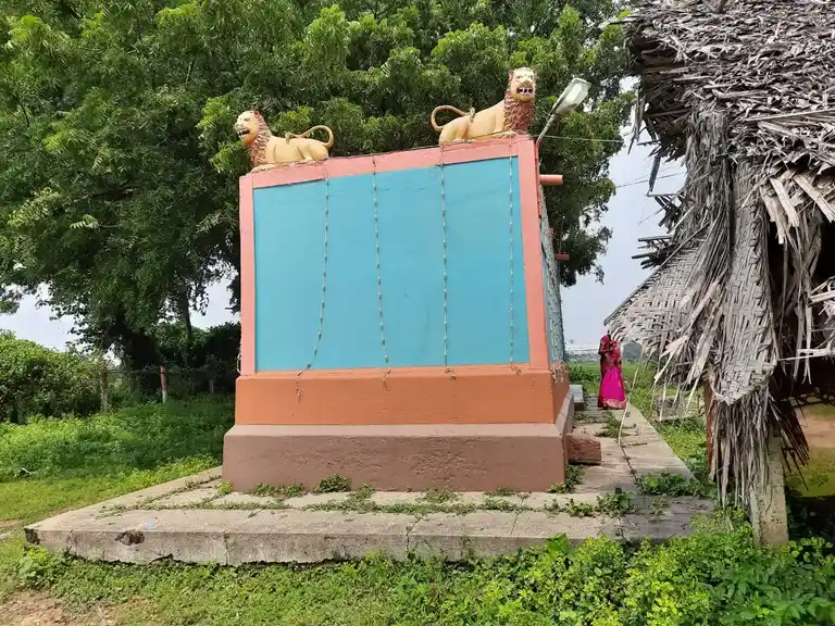 Arulmigu Ponniamman Temple, End Of The Village, Perungavoor - 601204 அருள்மிகு பொன்னியம்மன் திருக்கோயில், End Of The Village, Perungavoor - 601204, Tiruvallur - Ancient Temple Architecture and History Image 3