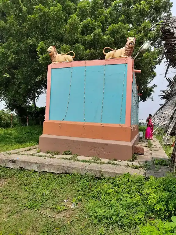 Arulmigu Ponniamman Temple, End Of The Village, Perungavoor - 601204 அருள்மிகு பொன்னியம்மன் திருக்கோயில், End Of The Village, Perungavoor - 601204, Tiruvallur - Ancient Temple Architecture and History Image 4