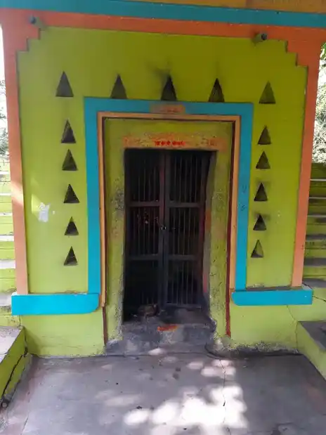 Arulmigu Ponniamman Temple, Near Lake View, Peddakalakattur - 631209 அருள்மிகு பொன்னியம்மன் திருக்கோயில், Near Lake View, Peddakalakattur - 631209, Tiruvallur - Ancient Temple Architecture and History Image 4