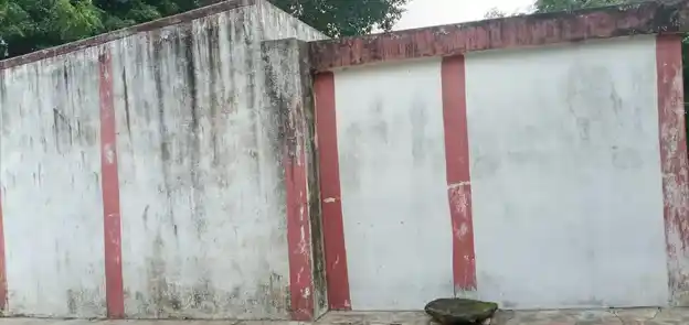 Arulmigu Ponniamman Temple, Near Tank, Periyasoliampakkam - 601201